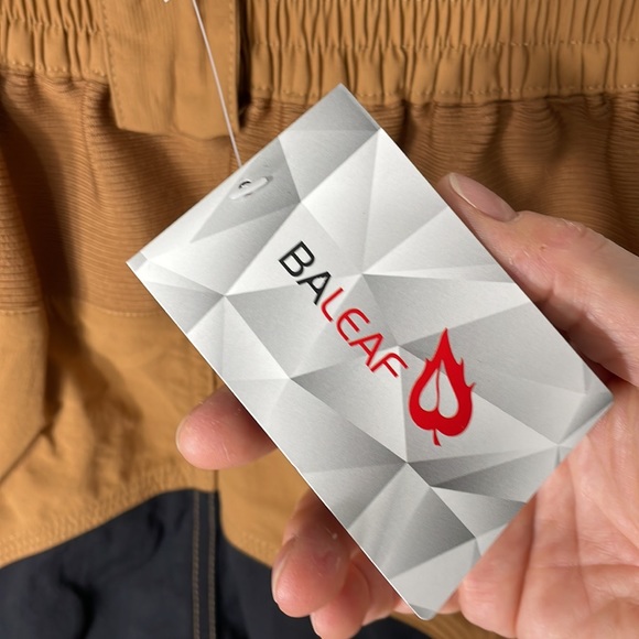 NWT BALEAF MEN’s stretch athletic hiking elastic waist lots of pockets shorts - Picture 6 of 9